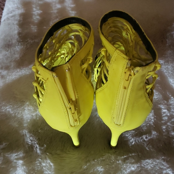 Shoes - Picture 2 of 3